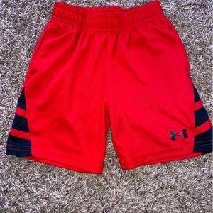Under Armour size 4 red and black basketball shorts